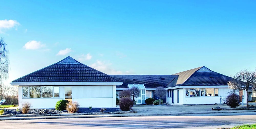 Hotel Ikast — hotel near Midtjyllands Airport / Air Base Karup
