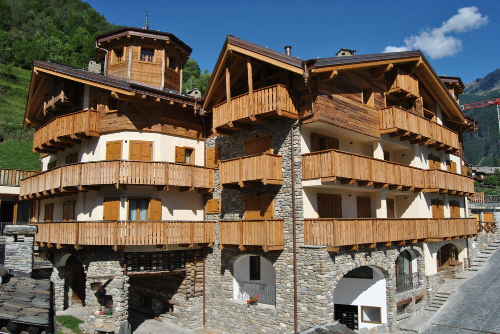 Casa Vacanza La Rocca — 4-Star Luxury Hotel in Chiesa In Valmalenco, Italy