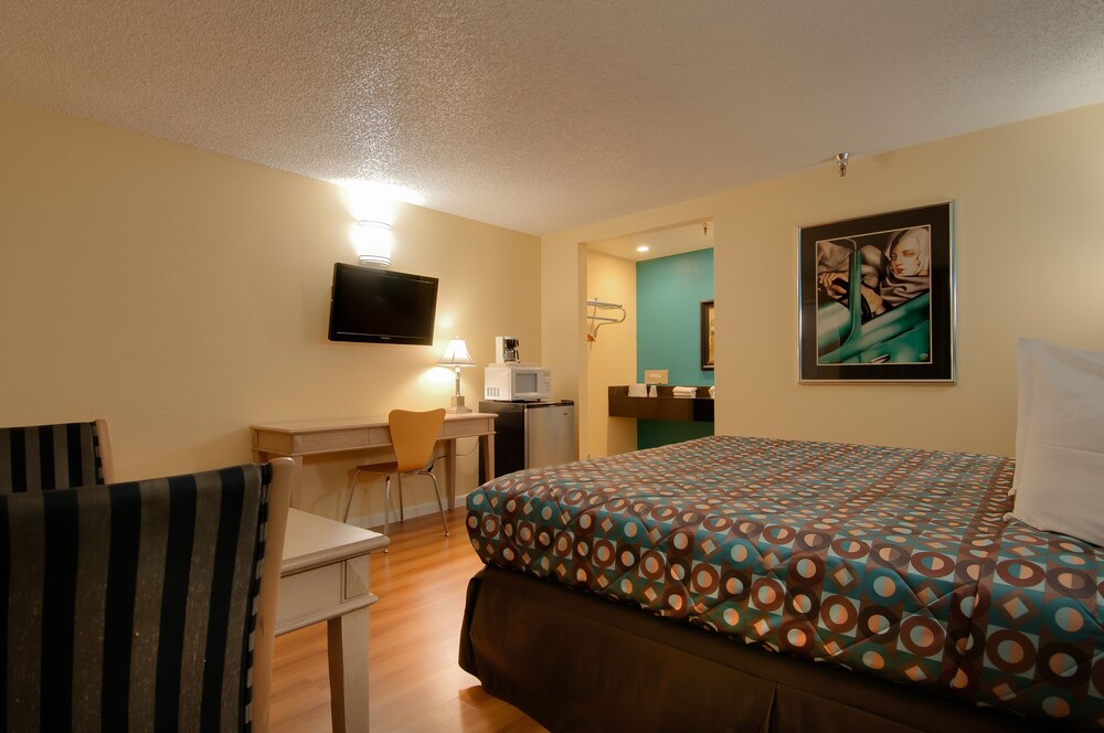 Vagabond Inn Bakersfield North - photo 12