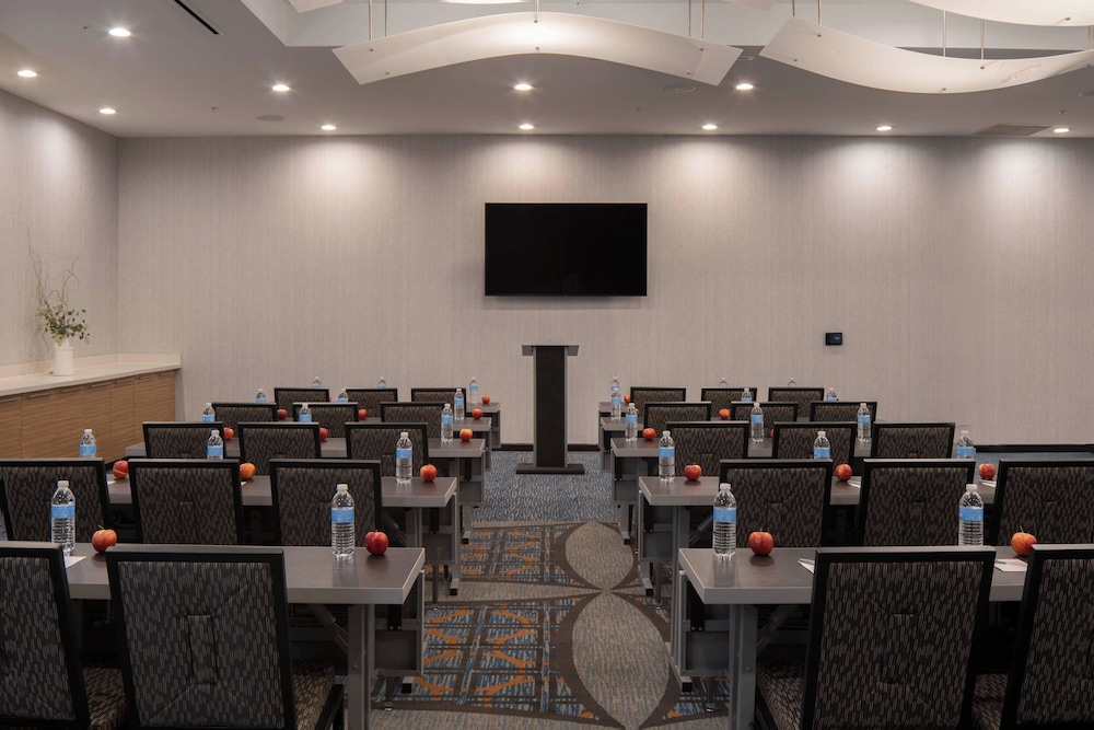 TownePlace Suites by Marriott Clarksville - photo 40