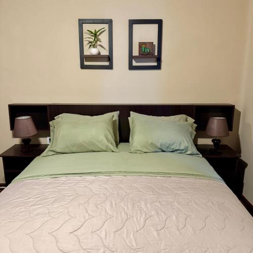 Habitación Doble Cama Queen Terraza Y Plantas in Cochabamba, Bolivia