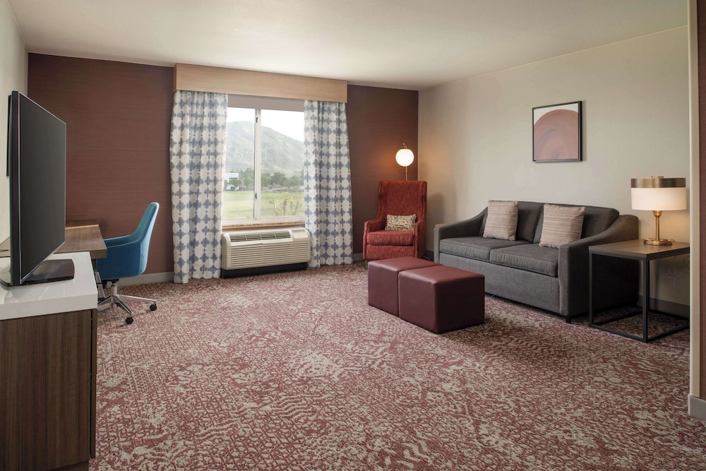 Hilton Garden Inn Fontana - photo 21