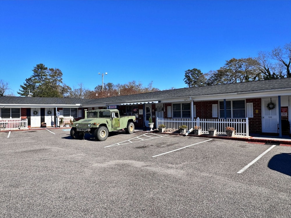 Chesterfield Hotel by OYO Hwy 9 - photo 89