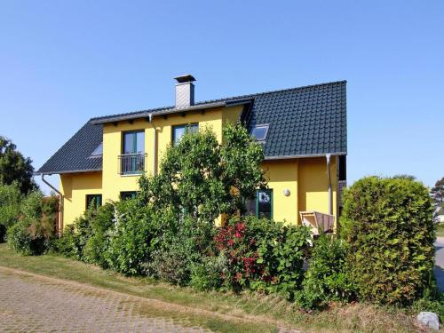 Doppelhaushaelfte am Hafen von Neuendorf - carbon neutral hotel in Unknown City