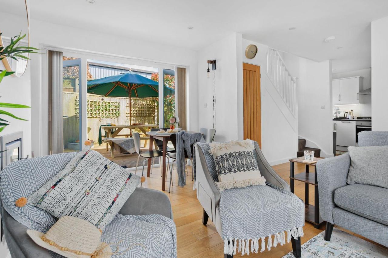 Vickery's Cottage Free Parking Free WiFi Pet Friendly — 4-Star Luxury Hotel in Woodbury, United Kingdom