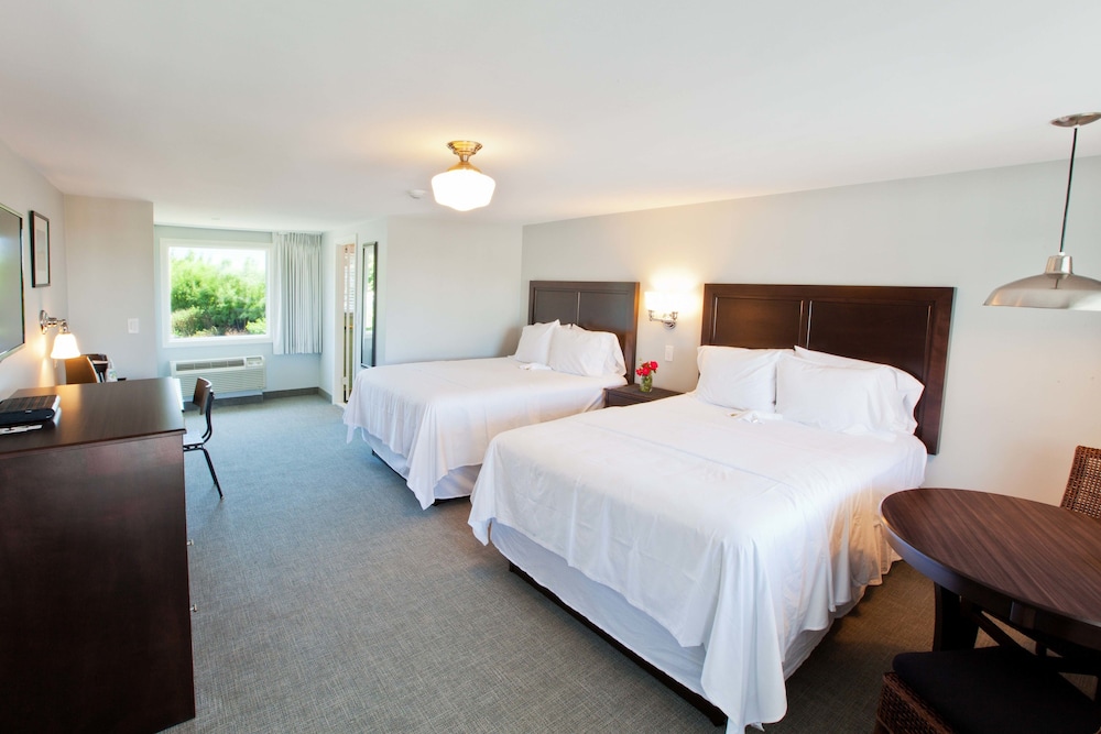 Seaglass Inn & Spa - photo 7