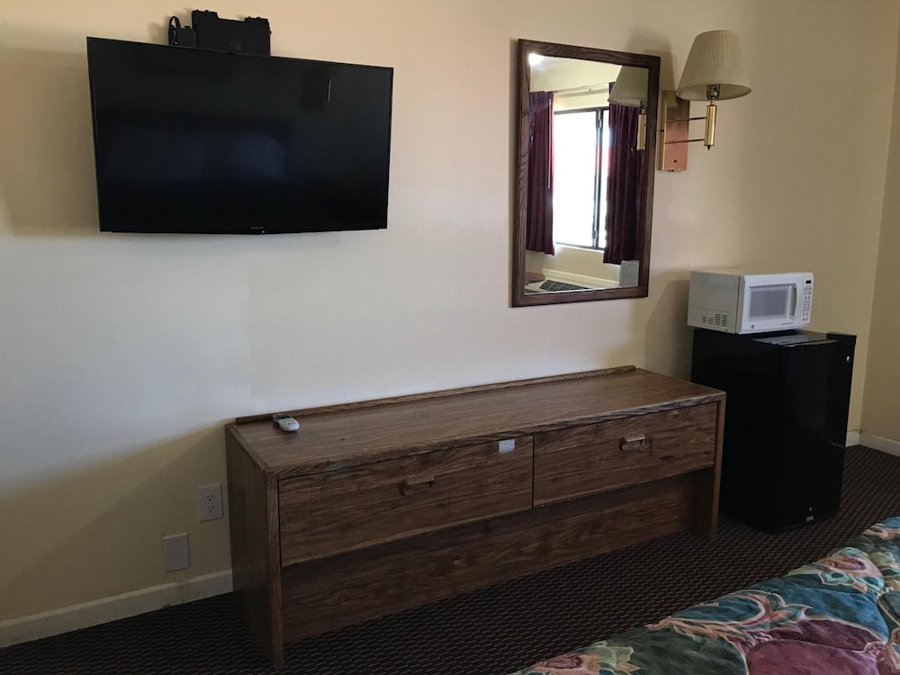 Regal Motel in Las Vegas New Mexico - photo 18