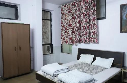 Krishna palace - carbon neutral hotel in Unknown City