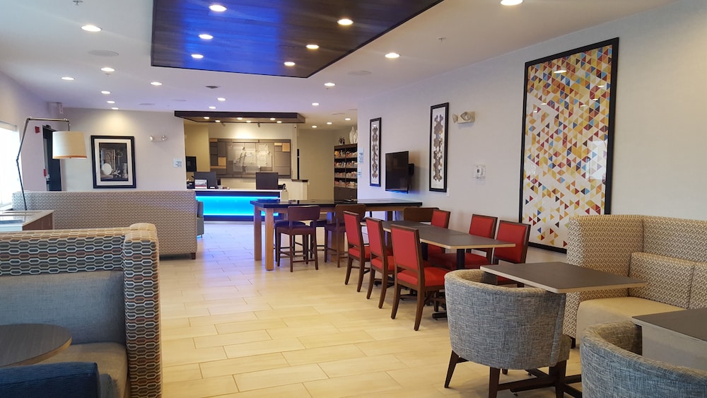 Holiday Inn Express Howe an IHG Hotel - photo 2