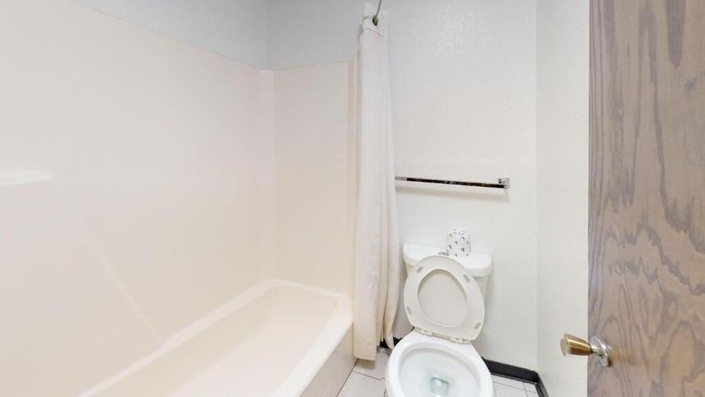 Waconia Inn & Suites - photo 25