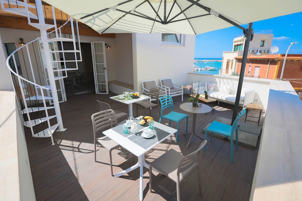 B&B da Peppa — 4-Star Luxury Hotel in Castellammare Del Golfo, Italy