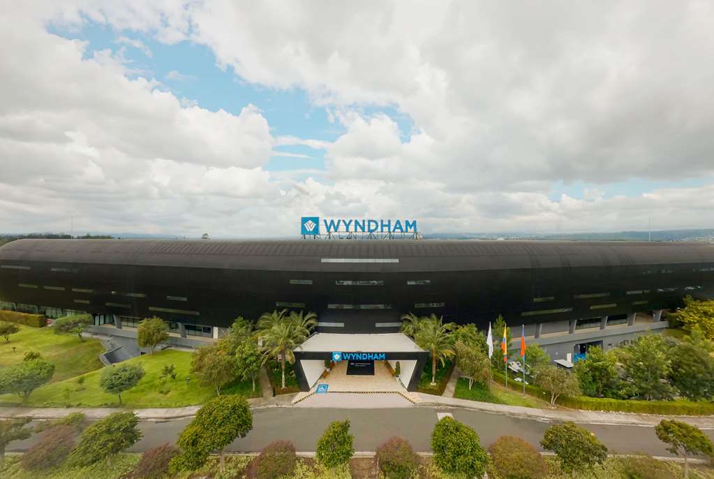 Wyndham Quito Airport — Quito — photo 2