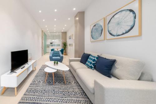 2 Bedrooms 2 Bathrooms Furnished Delicias Modern Mintystay
