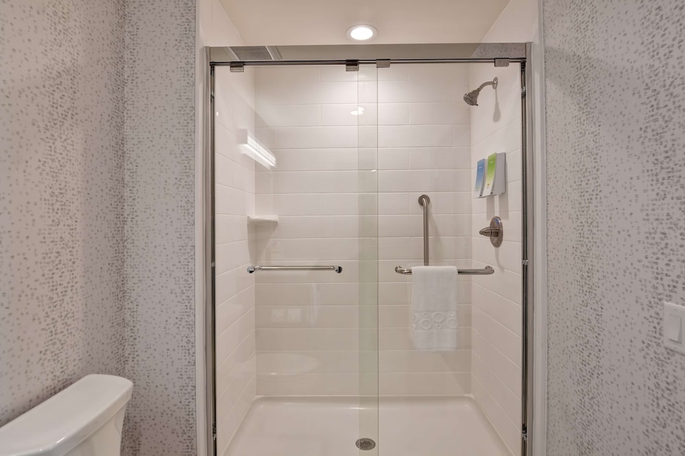 Home2 Suites by Hilton Hot Springs - photo 20