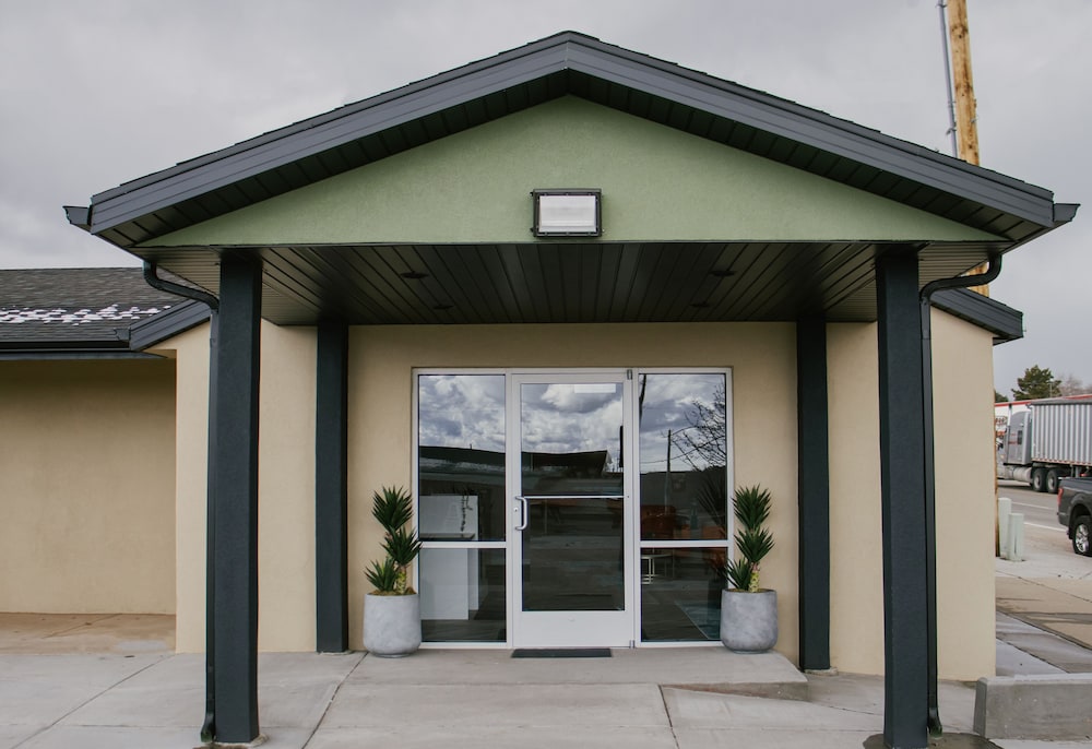 Bears Ears Inn - carbon neutral hotel in Blanding