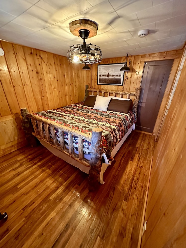 Chinook Winds Motel - photo 41