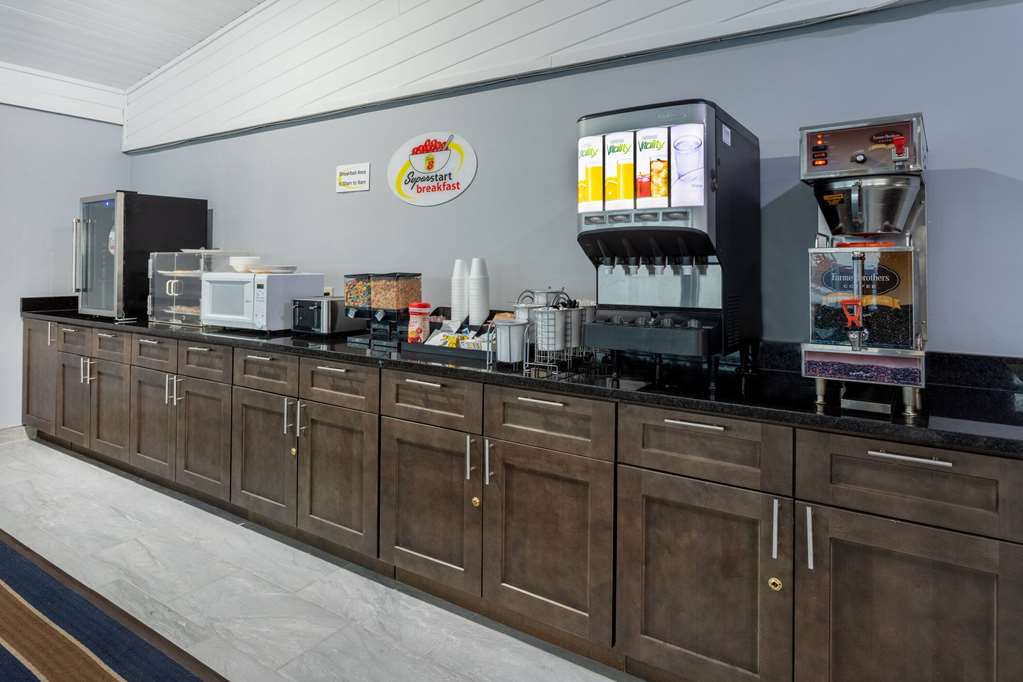 Super 8 by Wyndham Missouri Valley - photo 39