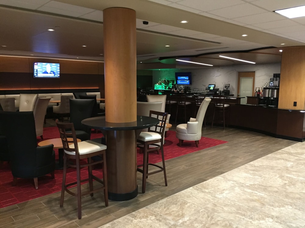 Holiday Inn Des Moines Airport Conf Center by IHG - photo 55