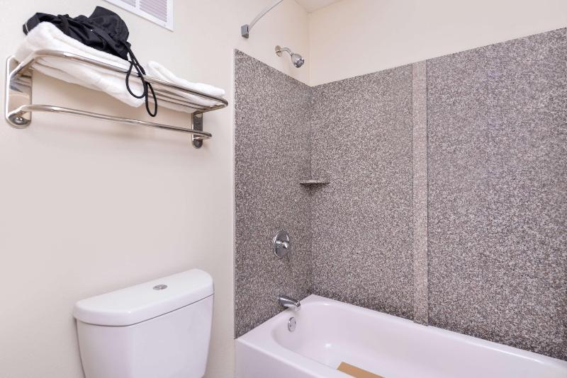 Americas Best Value Inn Airport South - photo 35