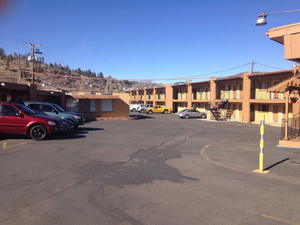 Snow Peak Inn - photo 3