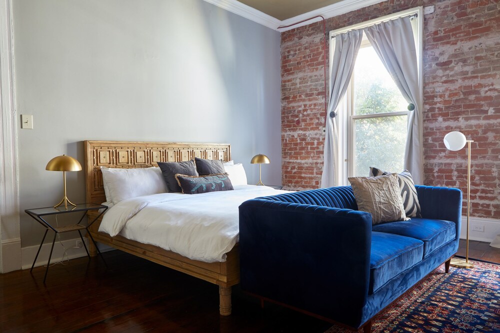 Charming Central Business District Studios by Sonder - photo 26