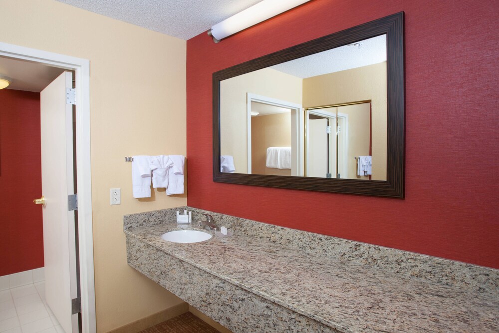 Courtyard by Marriott Burlington Williston - photo 4