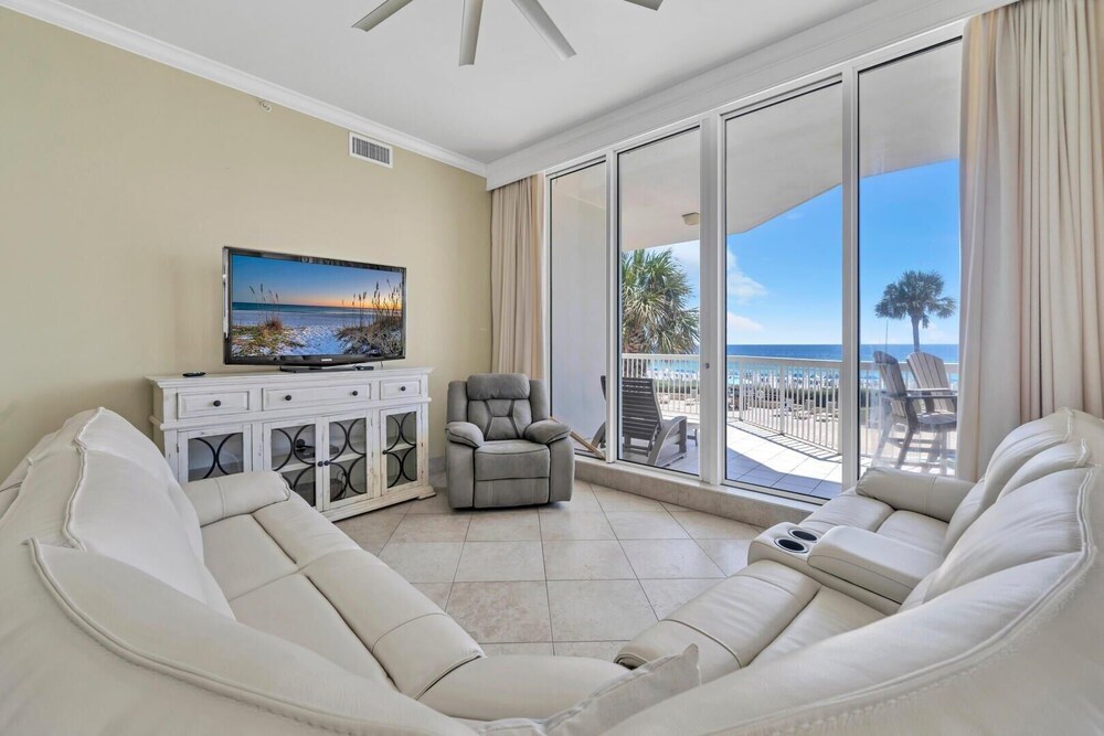 Silver Beach Towers Penthouse106e