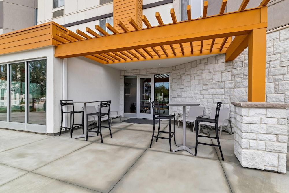 Everhome Suites Temecula - photo 49