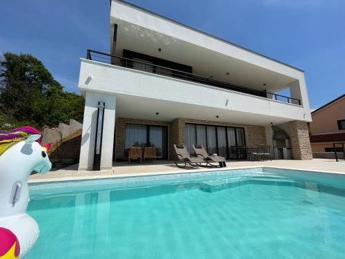 Villa Zara Bella Vista — 4-Star Luxury Hotel in Kostrena, Croatia