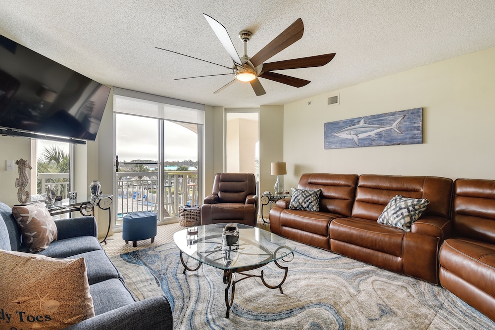 Barefoot Resort Condo about 2 Mi to Beach Access - photo 3