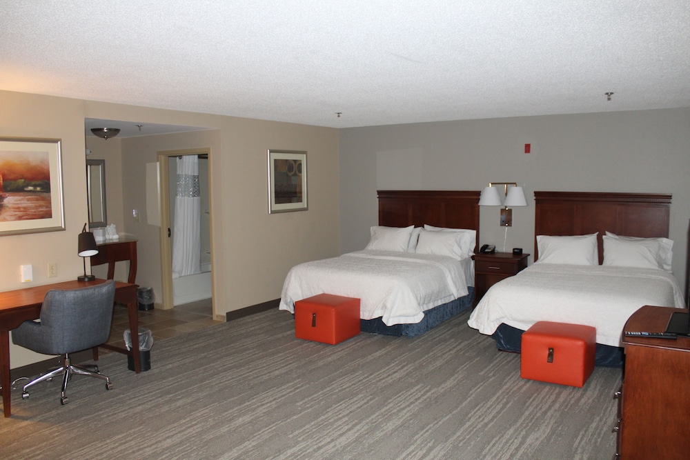 Hampton Inn Gloucester - photo 6