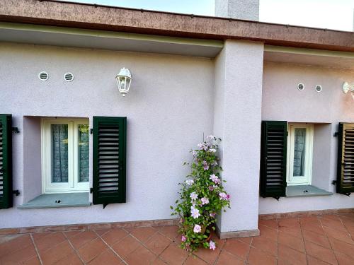 Casa Vista Lago la Rosella — 4-Star Luxury Hotel in Pieve Fosciana, Italy