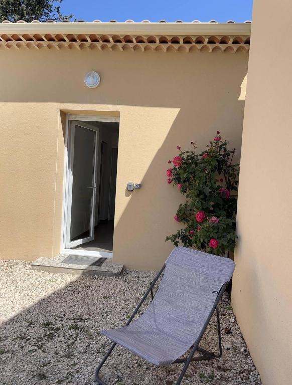 Gites Violettes Et Amandier — hotel in Violes