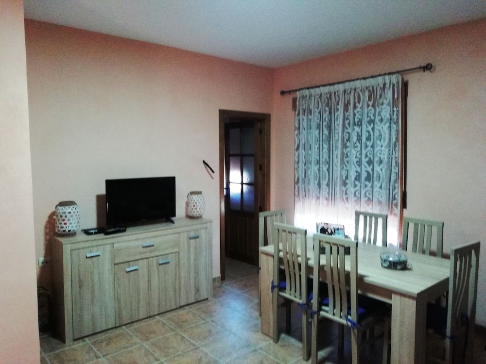 Casa Rural E Puente del Segura — 4-Star Luxury Hotel in Elche De La Sierra, Spain