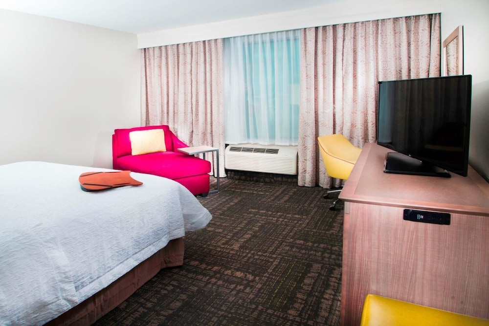 Hampton Inn & Suites La Porte - photo 17