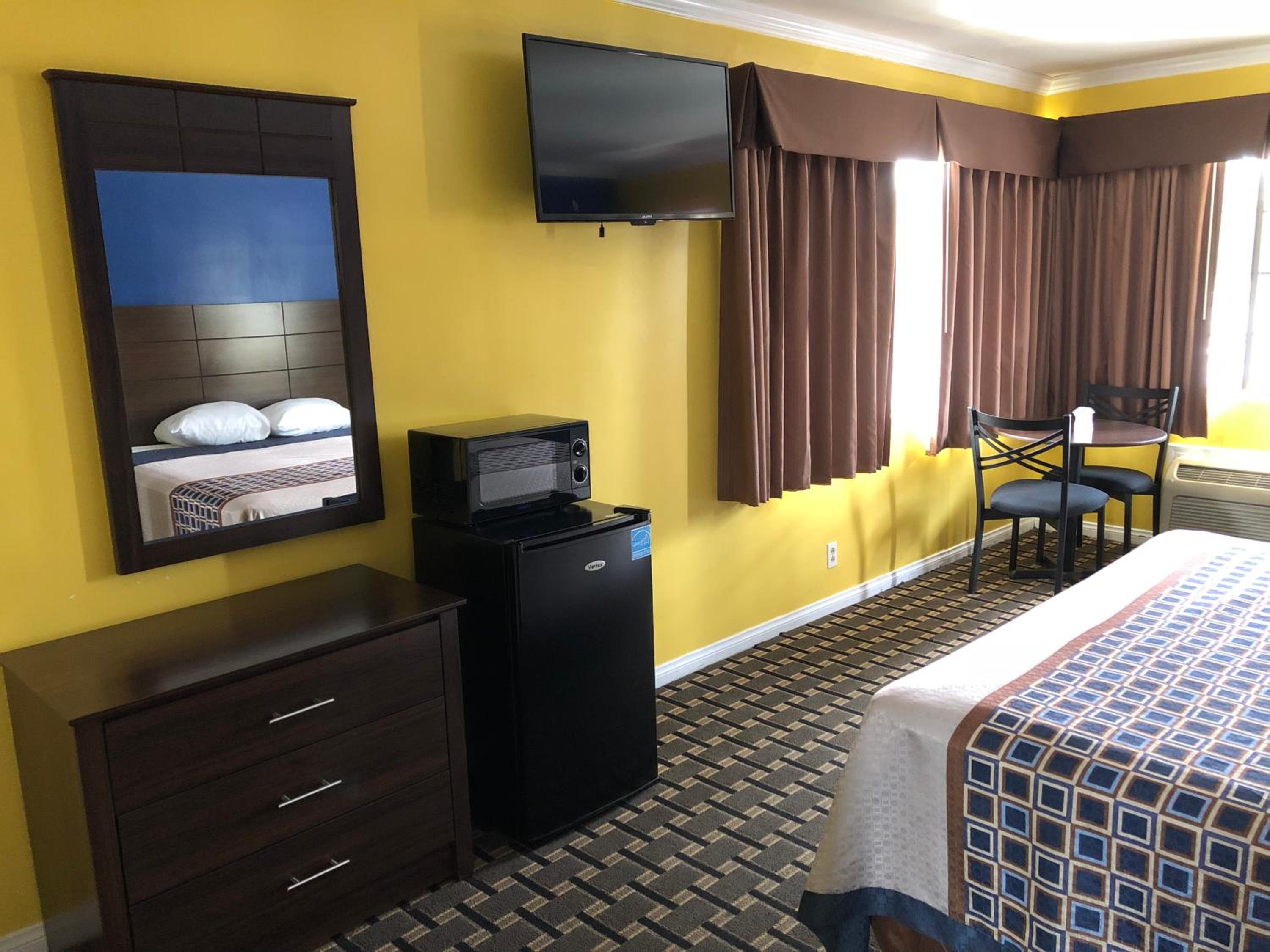 Whittier Travel Inn - photo 36
