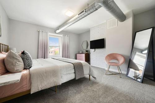 HostWise Stays Free Parking Highly Walkable 2 Full bathrooms in Pittsburgh, United States