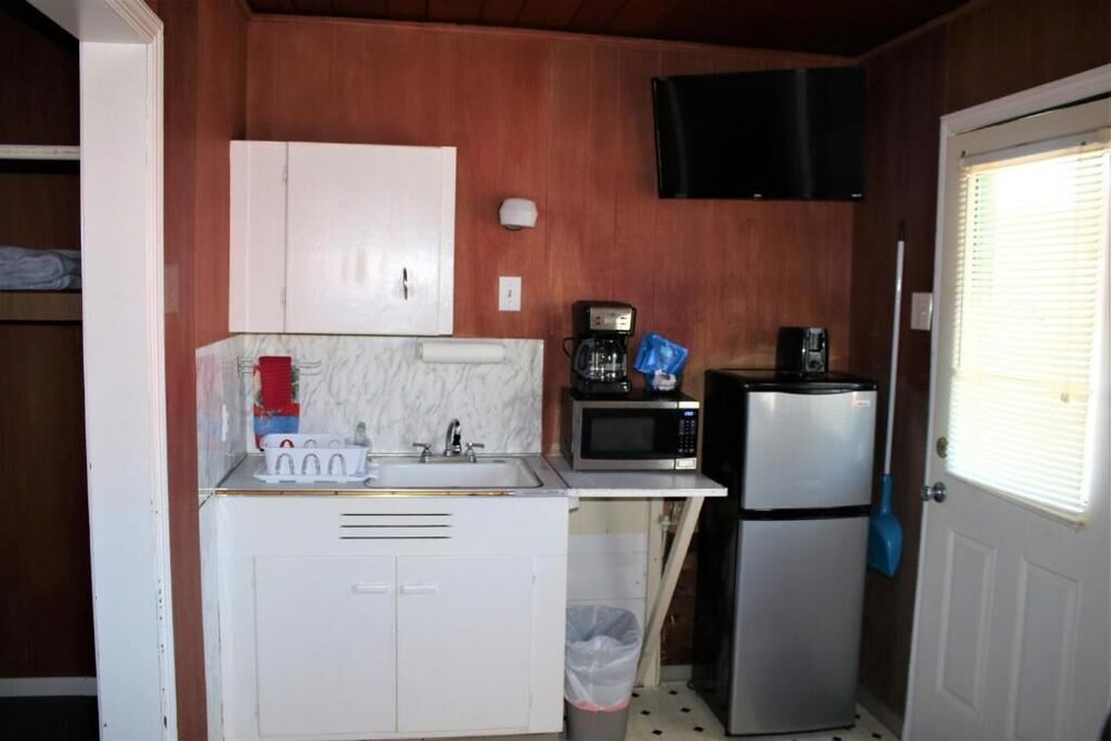 The Lowtide Motel - photo 36
