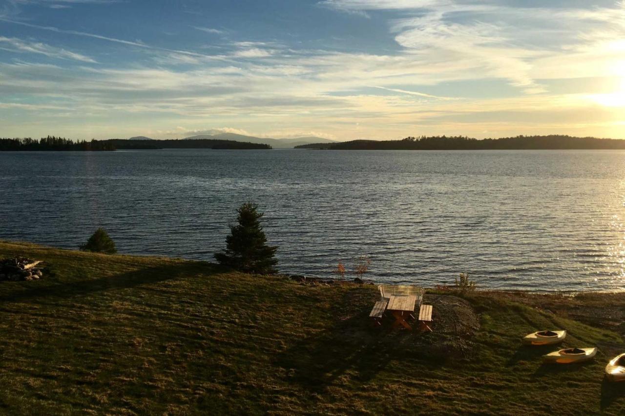 Oceanfront Sullivan Cottage on 6 Acres with Kayak — 4-Star Luxury Hotel in Bar Harbor, United States