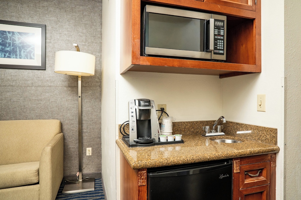 Holiday Inn Express & Suites Barstow Route 66 by IHG - photo 37