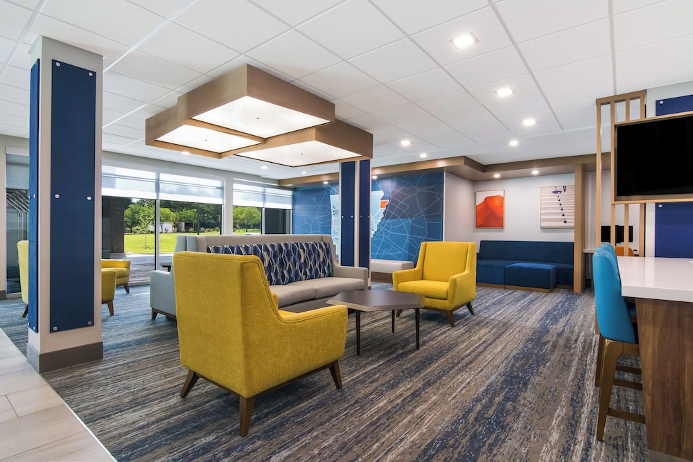 Holiday Inn Express & Suites Springdale Fayetteville Area - photo 50