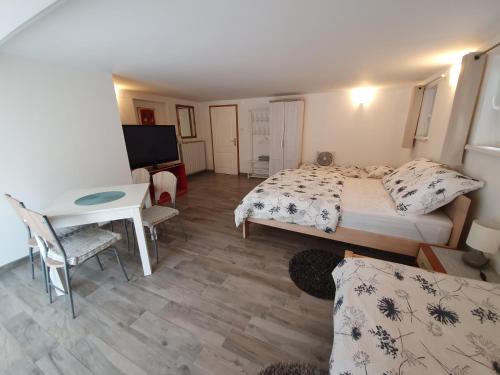 Rooms Jurca — Postojna — photo 4