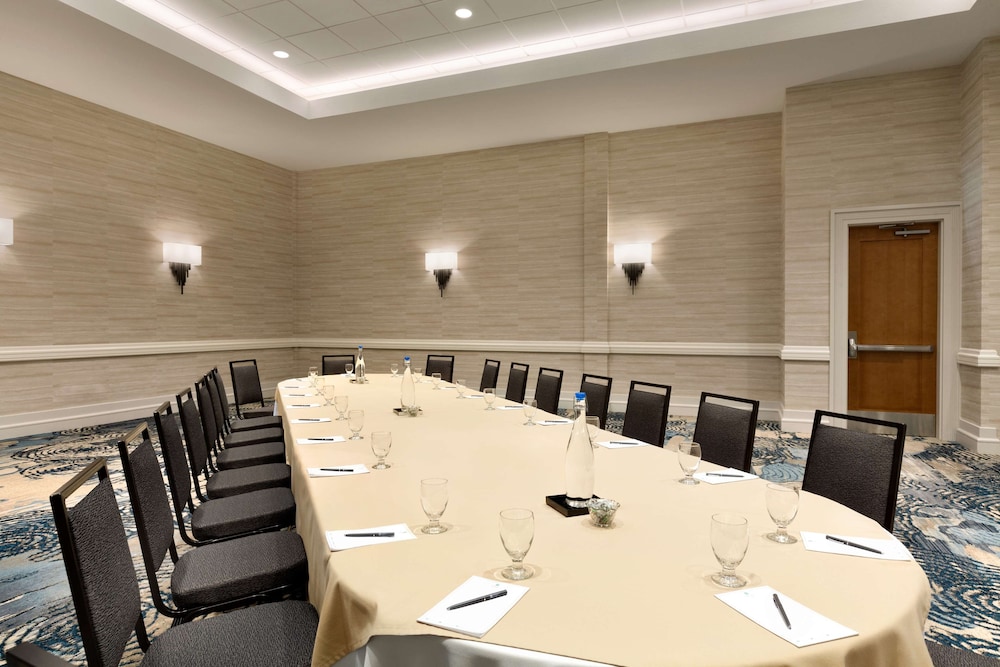 Embassy Suites by Hilton Monterey Bay Seaside - photo 61
