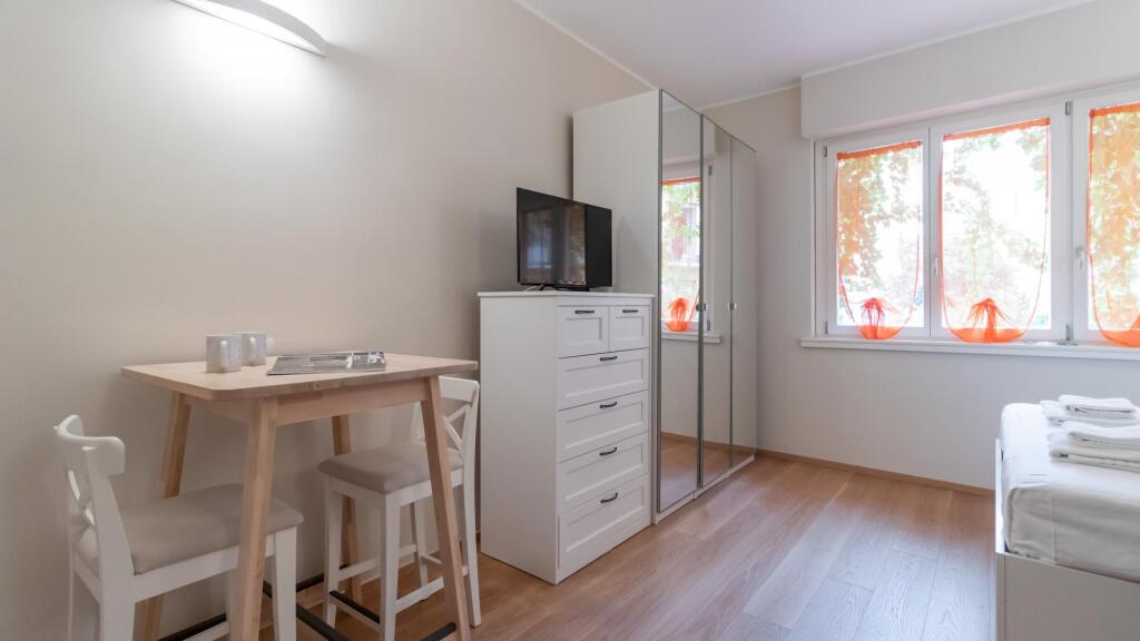 500 M From Corso Sempione Close To Metro M5 — 4-Star Luxury Hotel in Milan, Italy