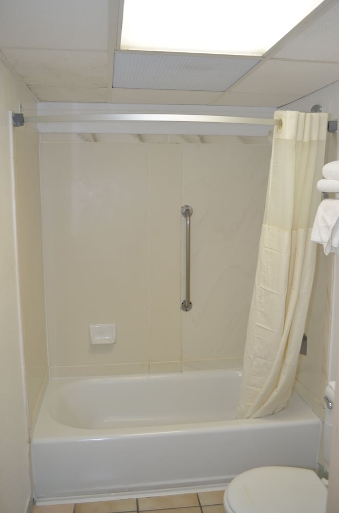 Days Inn by Wyndham Panama City Beach Beachfront Resort - photo 31