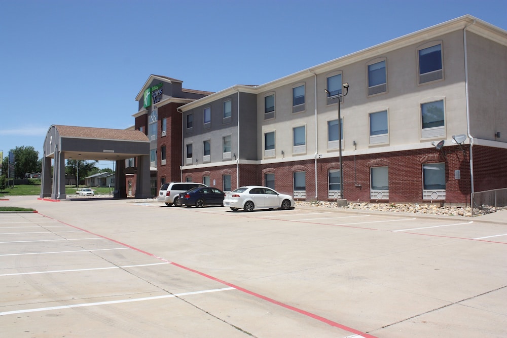 Holiday Inn Express Hotel & Suites Shamrock North by IHG - photo 98
