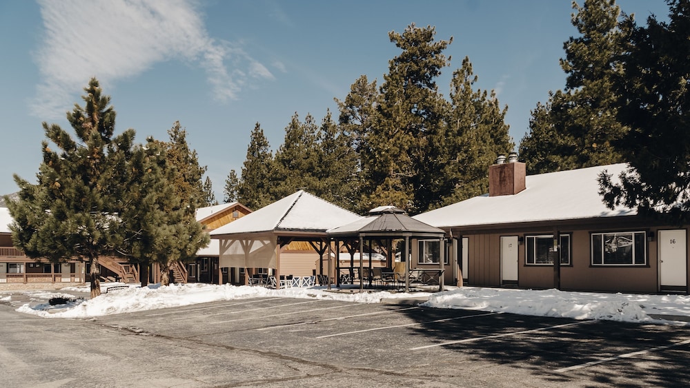 Vintage Lakeside Inn - photo 50