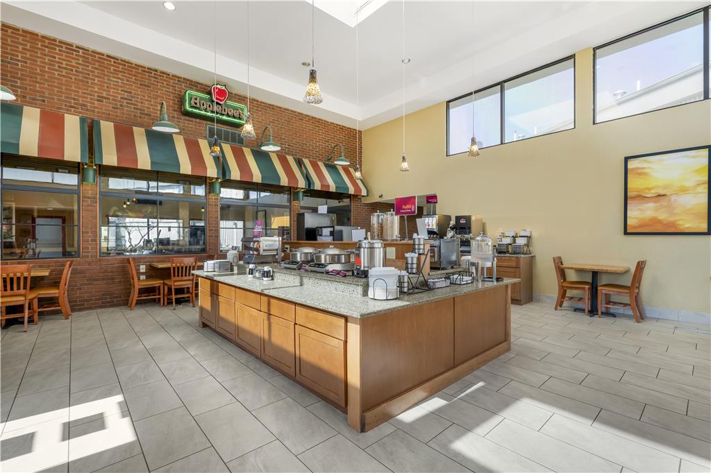 Best Western Plus York Hotel & Conference Center - photo 43