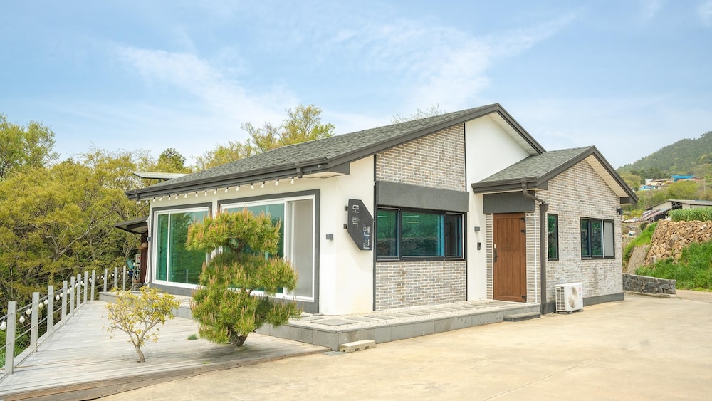 Namhae Mansion Morak in Yeosu, South Korea
