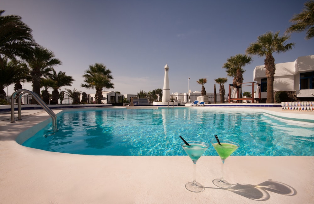 Apartamentos Panorama Adults Only — 4-Star Luxury Hotel in Puerto Del Carmen, Spain